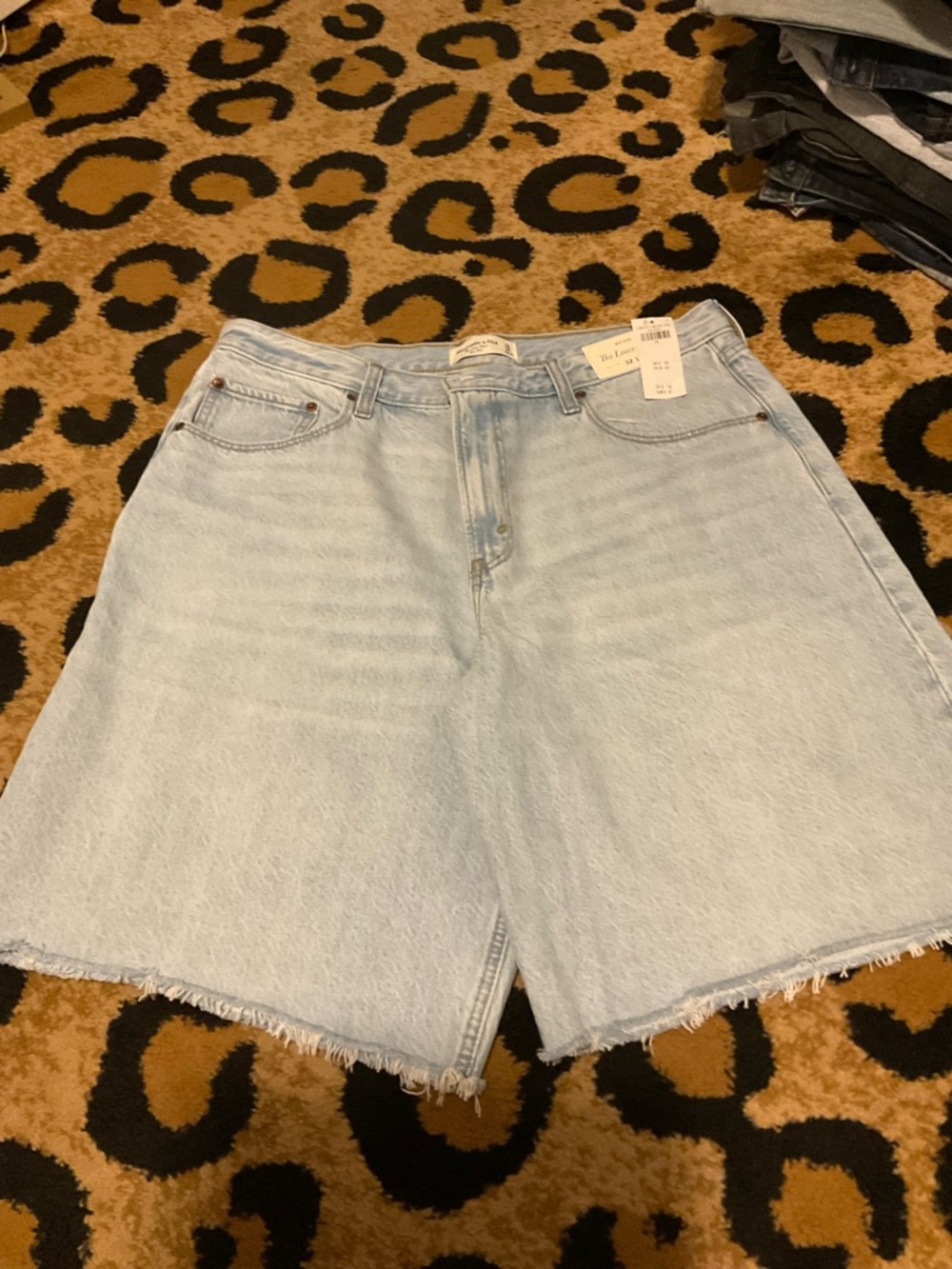Abercrombie & Fitch Light Wash Mid-Rise Loose Shorts